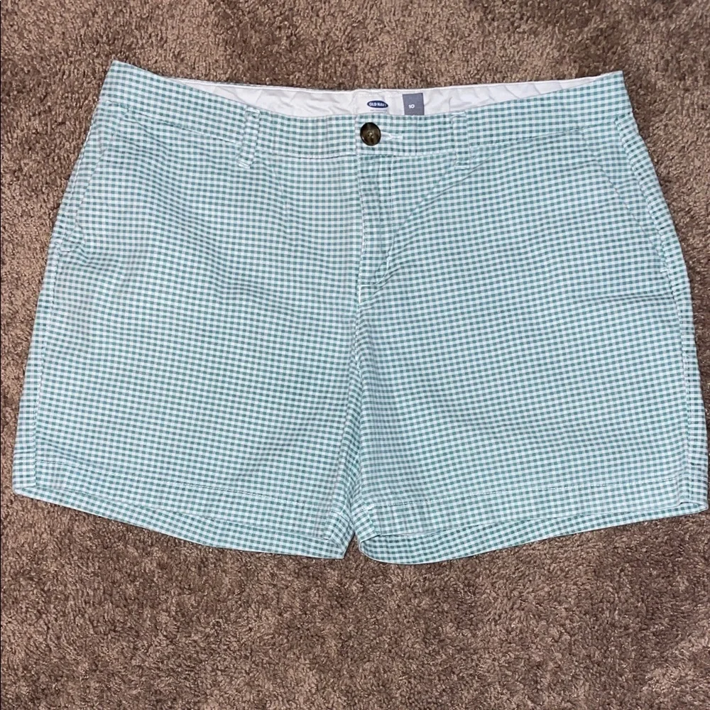 Chic Checkered Shorts - Picture 1 of 7